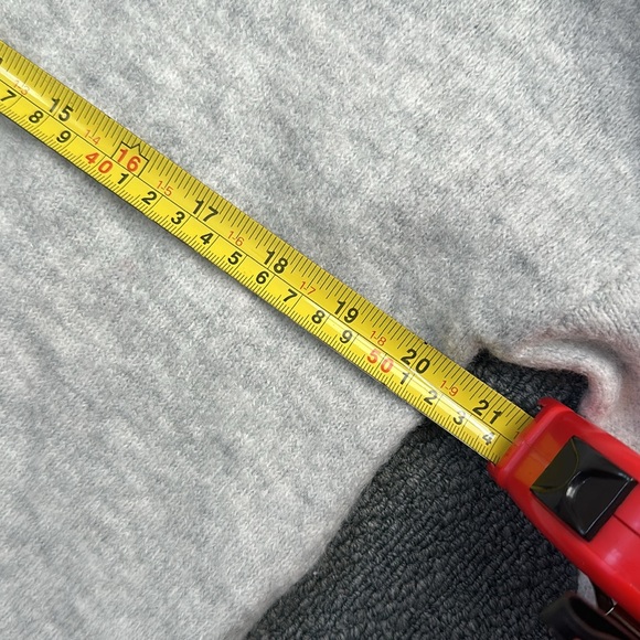 Gap Soft Relax Fit V-Neck Gray Cozy Sweater Women Size Medium Pullover Teacher - Picture 8 of 10